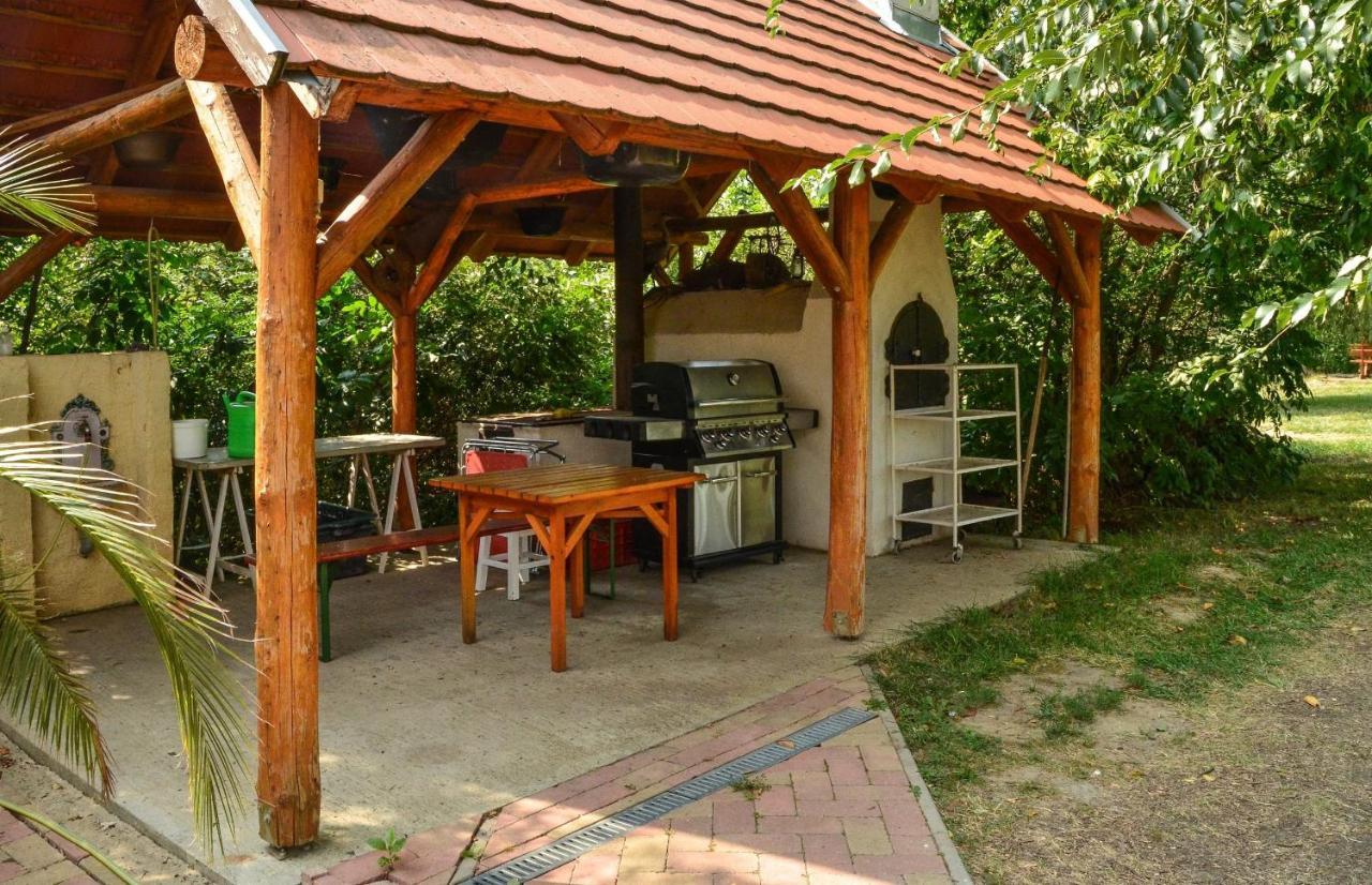 Antal-Tavi Fogado Es Horgaszparadicsom Szentes Exterior foto